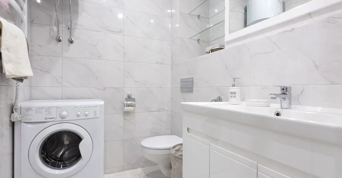 Small Bathroom Design Tips for Maximum Space
