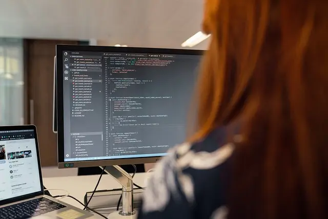 Errores comunes al elegir software educativo